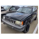 1995 JEEP GRAND CHEROKEE SE 4WD