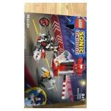 LEGO Sonic The Hedgehog Shadow The Hedgehog Escape Building Set, Motorcycle Toy, Video Game Character Figures, Sonic Toy for Kids, Gift for Gamers Ages 8 Plus, 76995