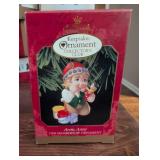 1999 Hallmark Arctic Artist Membership Ornament