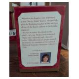 1999 Hallmark Arctic Artist Membership Ornament