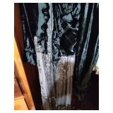 Elegant Green Velvet Victorian Style Dress