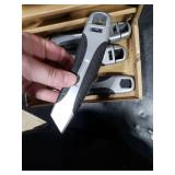 Amazon Basics Soft Grip Retractable Utility Knife with 3 Blades, Black/Silver