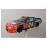 NASCAR #24 Jeff Gordon DuPont 2001 Chevrolet Monte Carlo Diecast 1:24 Model