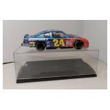 NASCAR #24 Jeff Gordon DuPont 2001 Chevrolet Monte Carlo Diecast 1:24 Model