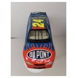 NASCAR #24 Jeff Gordon DuPont 2001 Chevrolet Monte Carlo Diecast 1:24 Model