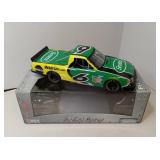 APPEARS NEW - NASCAR #6 Mark Martin Scotts Miracle-Gro 2006 Ford F150 Diecast 1:24