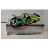 APPEARS NEW - NASCAR #6 Mark Martin Scotts Miracle-Gro 2006 Ford F150 Diecast 1:24