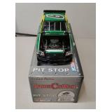 APPEARS NEW - NASCAR #6 Mark Martin Scotts Miracle-Gro 2006 Ford F150 Diecast 1:24