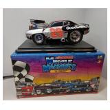 APPEARS NEW - NASCAR Kevin Harvick #29 GM Goodwrench Engines 1969 Camaro Muscle Machines Diecast 1:18 Scale