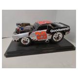 APPEARS NEW - NASCAR Kevin Harvick #29 GM Goodwrench Engines 1969 Camaro Muscle Machines Diecast 1:18 Scale