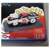 APPEARS NEW - NASCAR Kevin Harvick #29 GM Goodwrench Engines 1969 Camaro Muscle Machines Diecast 1:18 Scale