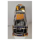 APPEARS NEW - NASCAR Kevin Harvick #29 GM Goodwrench 2005 Chevy Rock & Roll" Chrome 1:24 Diecast
