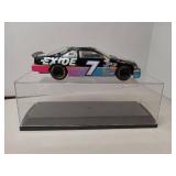 NASCAR #7 Geoff Bodine Exide Batteries 1995 Ford Thunderbird 1:24 Diecast Model Car