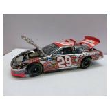 APPEARS NEW - 2005 GM Goodwrench Monte Carlo Kevin Harvick #29 Diecast 1:24 Scale Model