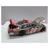 APPEARS NEW - 2005 GM Goodwrench Monte Carlo Kevin Harvick #29 Diecast 1:24 Scale Model