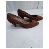 Town & Country Brown Suede Kitten Heel Pumps - Size 10M