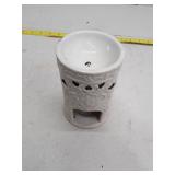 Avon Surroundings Ceramic Oil Diffuser with Lotus Design