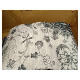 Zentavio 8x10 Washable Area Rugs, Vintage Non-Slip Floral Living Room Rug, Indoor Foldable Floor Thin Low Pile Carpet for Farmhouse Bedroom Dining Room Black - Retail: $62