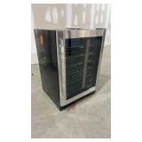 Vassani 5.1 cu. Ft wine and beverage cooler  - Retail: $449