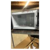 Ge Countertop microwave  - Retail: $270