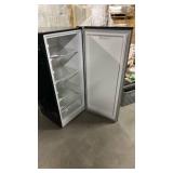Vassani 7.1cu ft deep freezer  - Retail: $299