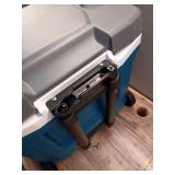 Igloo Latitude 30 qt Roller Cooler (Broken Handle)