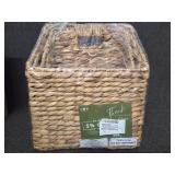 Set of 2 Hanging Storage Basket, Wicker Water Hyacinth Wall Hanging Basket with Handle for Mails, Files, Books, Plants or Accessories, Wall-Mounted Organizer for Bedroom, Kitchen, Office