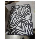 Mainstays Jacquard High Low Loop Kitchen Mat 18 x 27  Gray & Arctic White