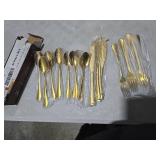 ReaNea Gold Silverware Set 20 Pieces  Stainless Steel Flatware Set  Forks and Spoons Set Service for 4