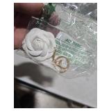 TUCEWP Flower Keychain for Women Girls White PU Leather Flower Tassel Keychain Camellia Purse Keyring Holder Aesthetic Keychain Charms Boho Floral Charm for Bag Car Accessories Birthday Christmas Gift