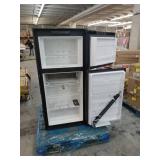 DM2682RB1 6 cu. ft. 2-Way Right Hand Door Refrigerator - Does NOT Power On & Is Missing Outer Shell - Retail: $235