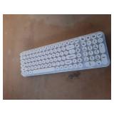 North Full Size Round Pop Key Wireless Keyboard - White: 105 Keys, Radio Frequency (SEE DETAILS)