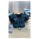 Douglas Junior JP24 football shoulder pads XS