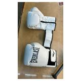 Everlast Core Training S/M Gloves in White