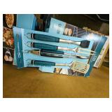 Char-Broil 4pc Comfort Grip Tool Heat-Resistant Grill Cookware Set - Retail: $40