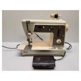 Singer Touch & Sew Deluxe Zig-Zag Model 636 Sewing Machine