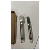 Stainless Steel Green Onion Slicer, Multi-Blade Kitchen Herb Cutter, Professional Scallion Shredding Tool (2, Silver and black)