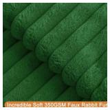 BAOLIZEGAO Christmas Dark Green Faux Fur Plush Throw Pillow Covers 18x18 Set of 2 Fuzzy Striped Soft Cozy Pillowcase Luxury Decorative Pillows Square Fluffy Cushion Covers for Couch Sofa Bed