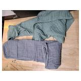 Spotted Play Muslin Hooded 2-Pack Set