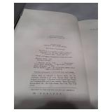 Shirley MacLaine - Dancing in the Light - 1985 Bantam Books First Edition