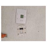 Honeywell RTH111B1016/A Non-Programmable Thermostat