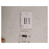 Honeywell RTH111B1016/A Non-Programmable Thermostat