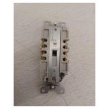 Eaton Arrow Hart 20A 125V Tamper Resistant Outlet