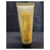 Davines This is a Relaxing Moisturizing Fluid, Heat Protection And Frizz Control For Sleek And Straight Styling, Moisturize With Humidity Control, 4.22 Fl. Oz. - Retail $32