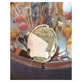 Round Wooden Frame with Pressed Wildflower Display