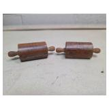 Mountain Woody Carvings Marvel Cave park commemorative salt and pepper shakes