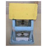 Decorative Garden Scene Bird Feeder