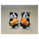 Black and White Cat Salt and Pepper Shakers with Fish