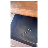 Vintage desk with key 50x38x24 and chair