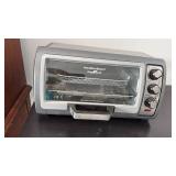 Hamilton Beach Easy Reach toaster oven 9.5x18x12